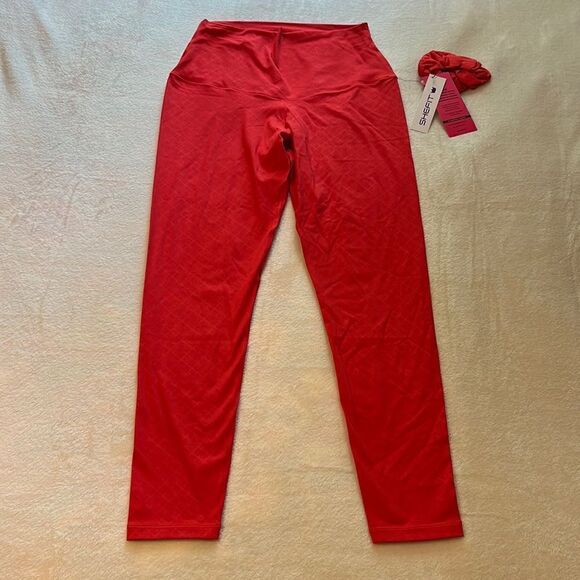 NWT SHEFIt Red Capri Leggings - Size 16 (1LUXE) - Picture 1 of 12